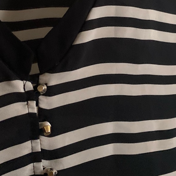 Zara blouse. - Picture 2 of 4